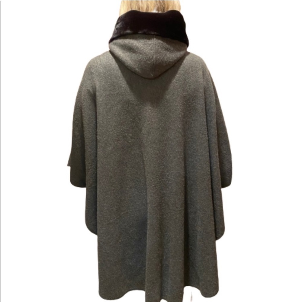Amanda Smith women's grey winter cape with hood one size - Picture 3 of 4